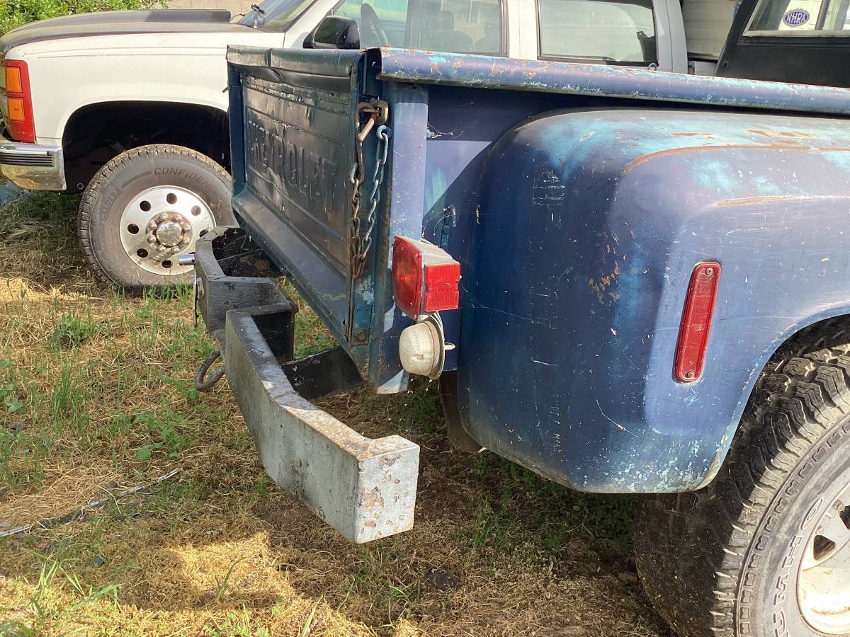 Chevy-1976-blue