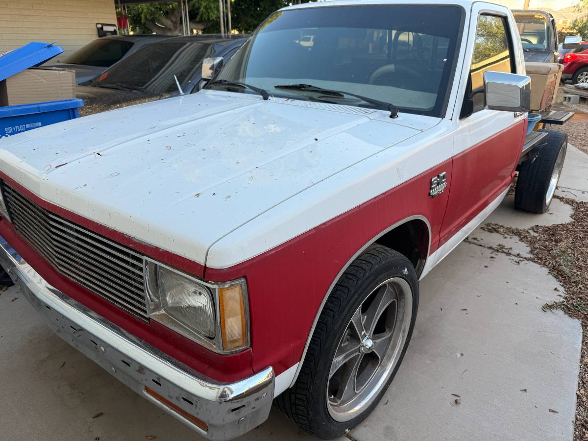 Chevy-1983-red