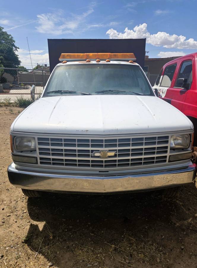 Chevy-3500-1991-white