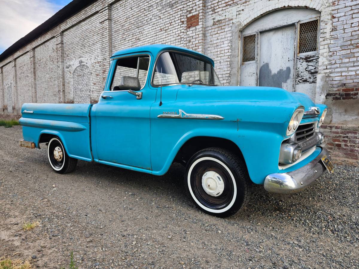 Chevy-apache-1958-blue