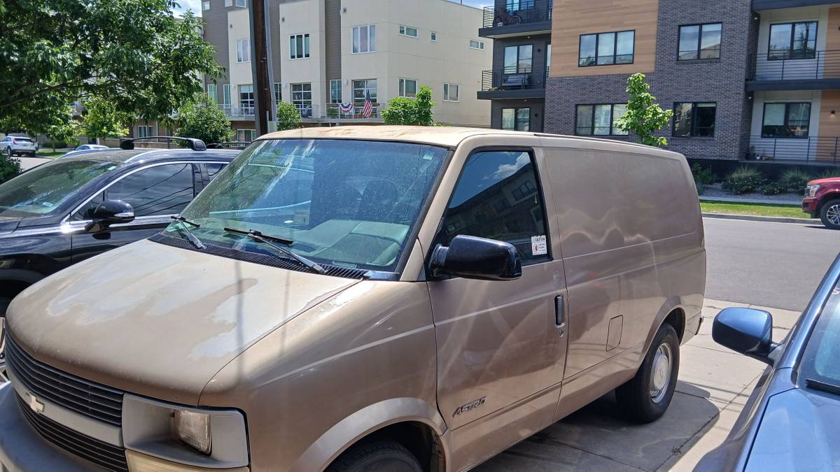 Chevy-astro-cargo-van-1995-brown