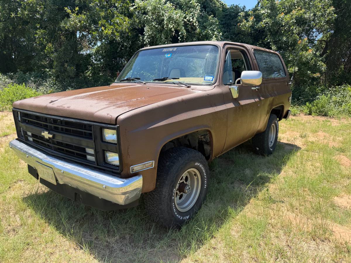 Chevy-blazer-k5-1985-brown