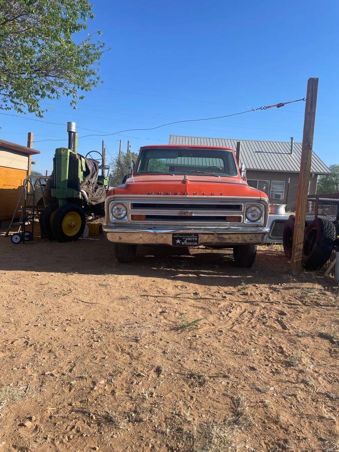 Chevy-c-20-custom-truck-1968