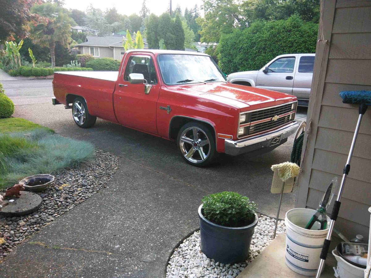 Chevy-c10-truck-1983-red