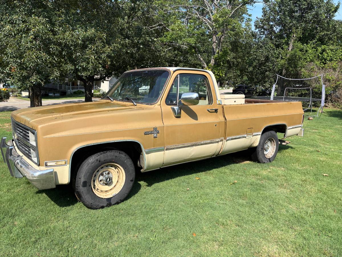 Chevy-c10-truck-1984-brown