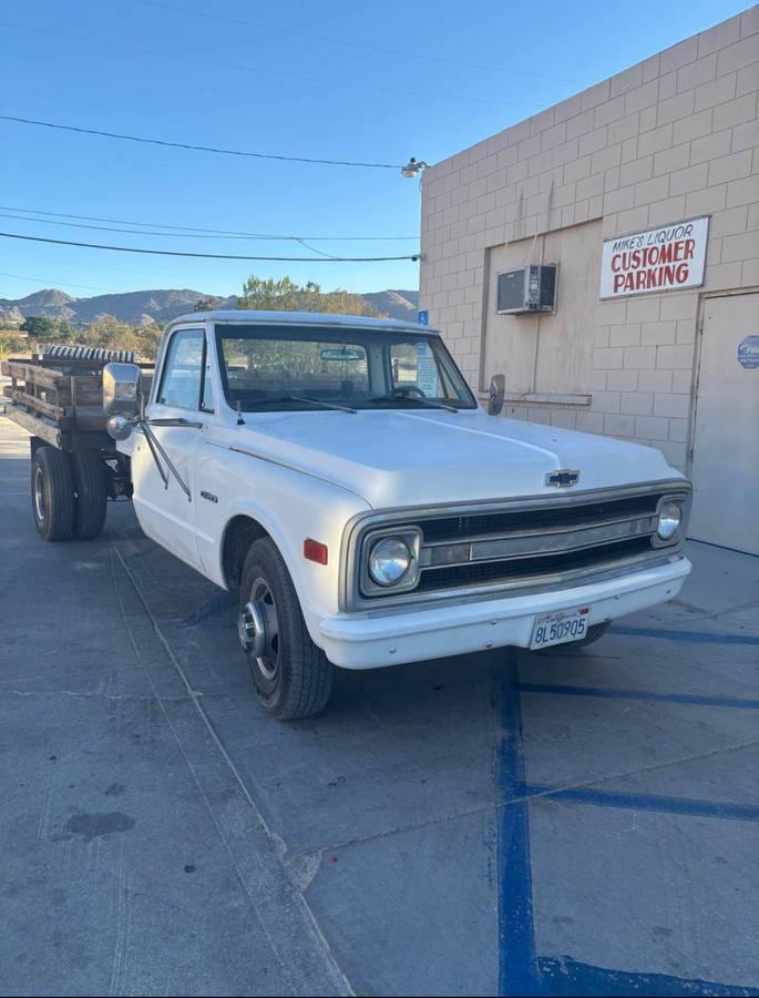 Chevy-c20-1969-white
