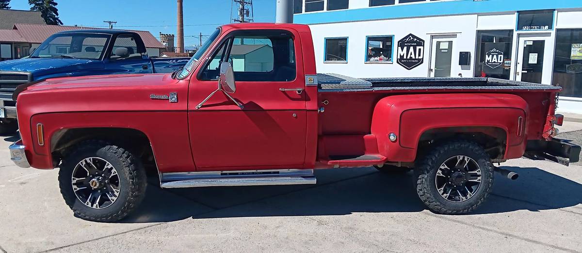 Chevy-c20-1976-red