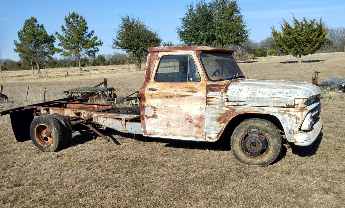 Chevy-c30-1965-white