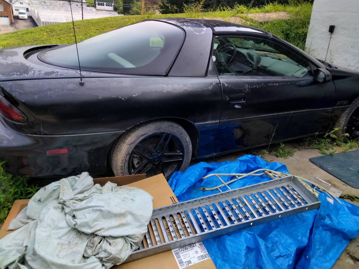 Chevy-camaro-z28-1996-black