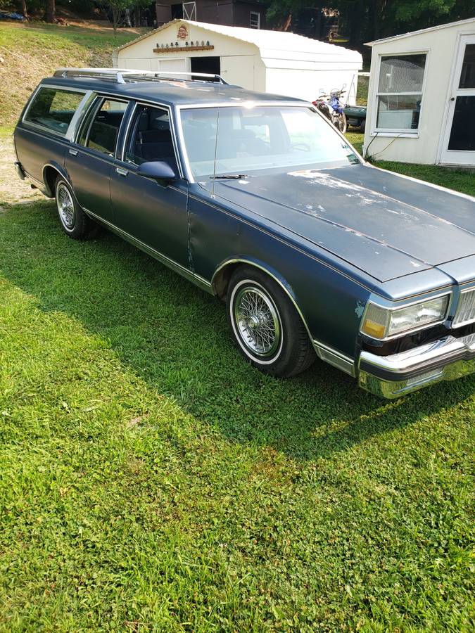 Chevy-caprice-wagon-classic-1989-blue