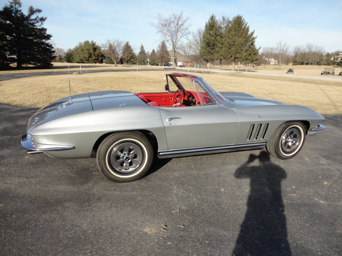 Chevy-corvette-1965-silver
