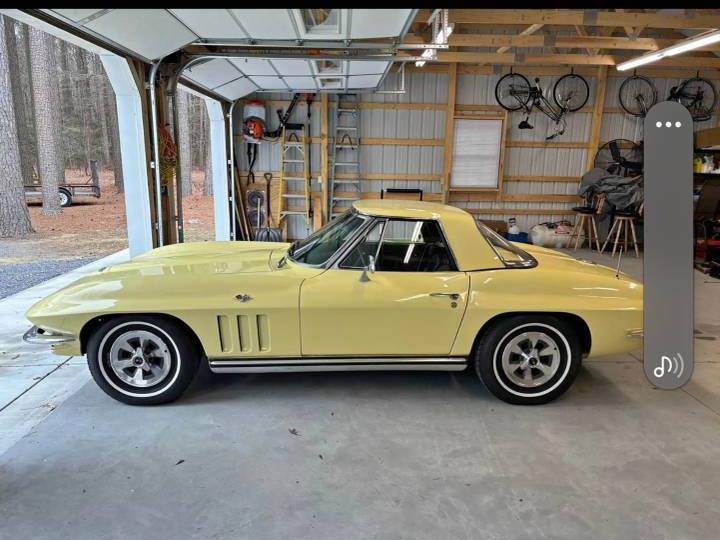 Chevy-corvette-1965-yellow