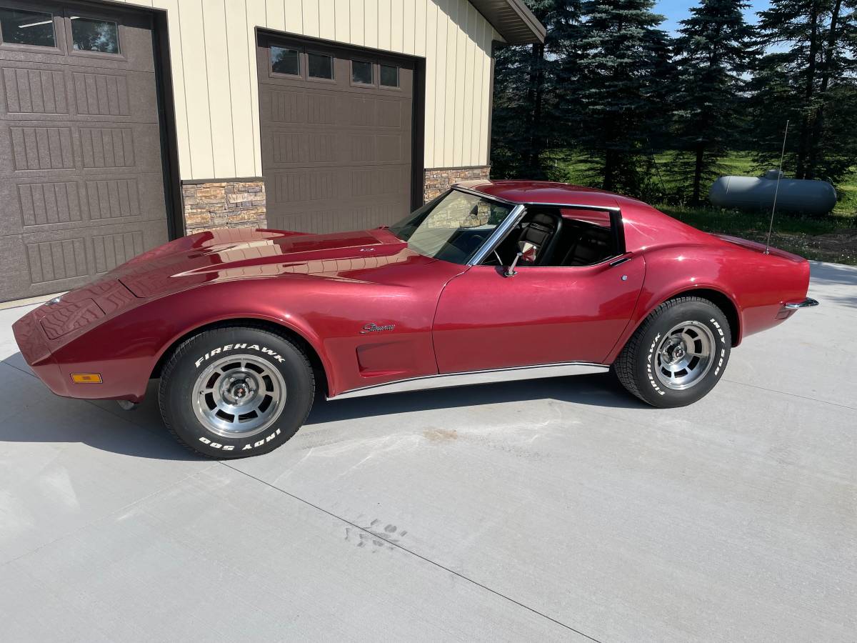 Chevy-corvette-1973-red