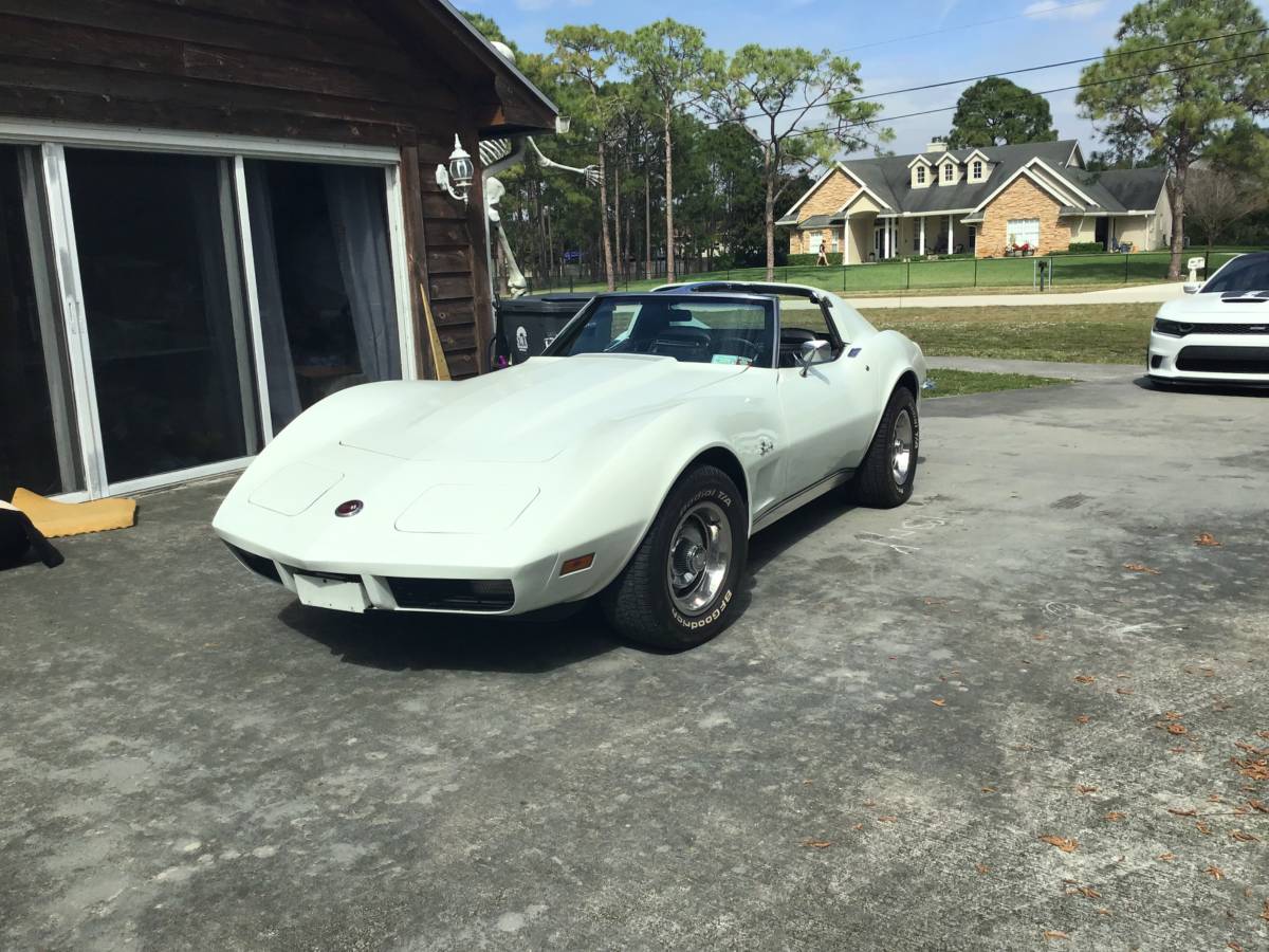 Chevy-corvette-1973-white