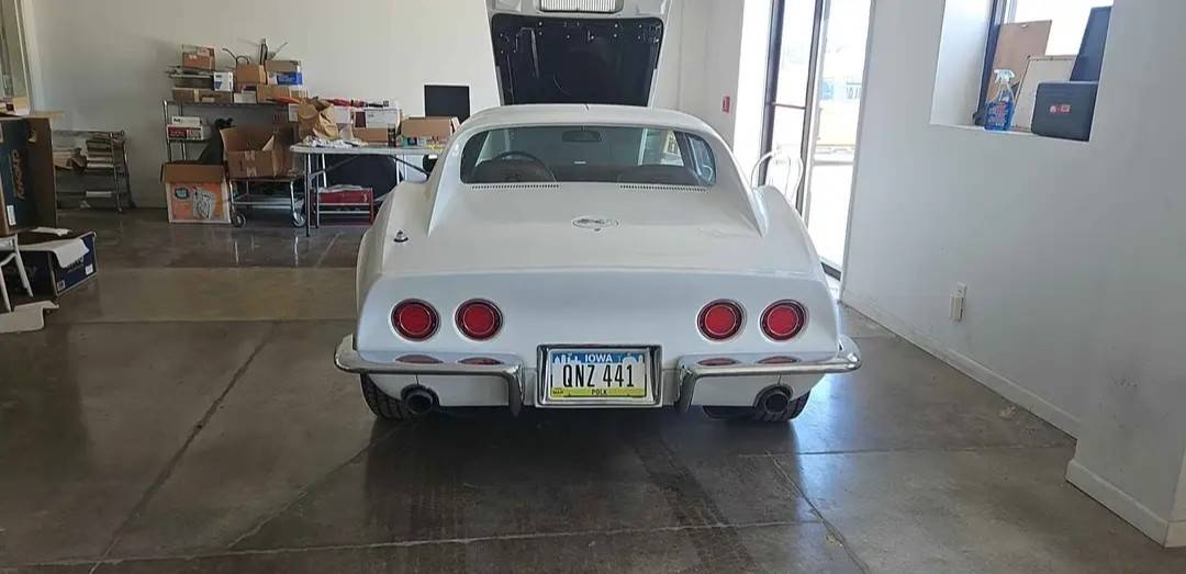 Chevy-corvette-1973-white