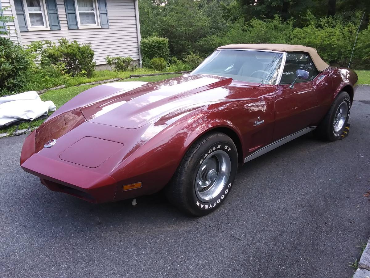 Chevy-corvette-1974-red