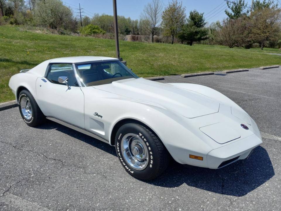 Chevy-corvette-1974-white
