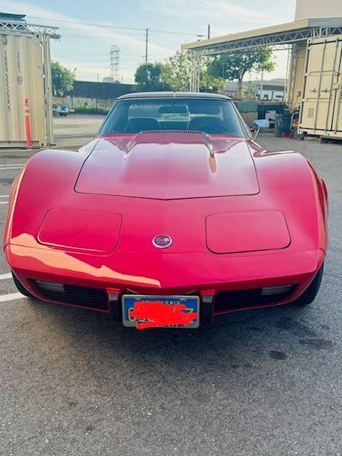 Chevy-corvette-1976-red