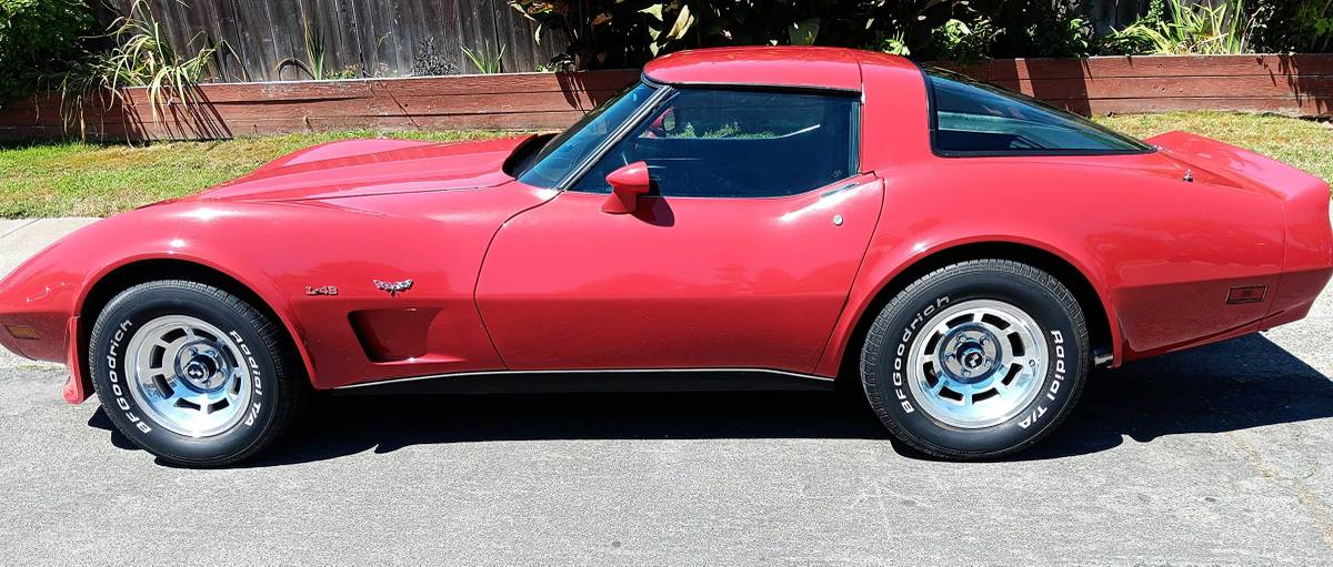 Chevy-corvette-1979-red