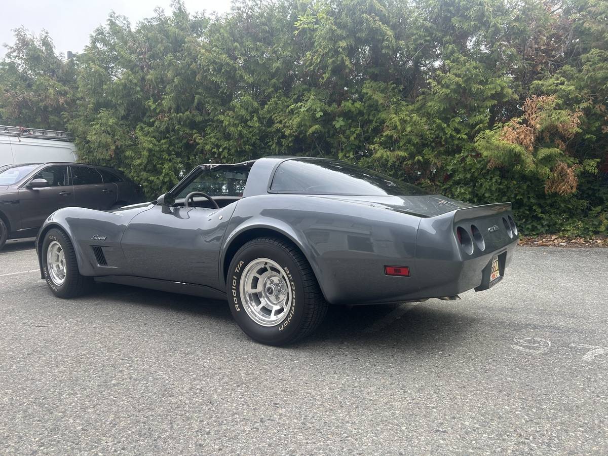 Chevy-corvette-1980-grey