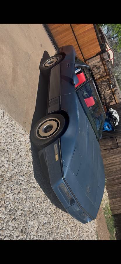 Chevy-corvette-1985-blue