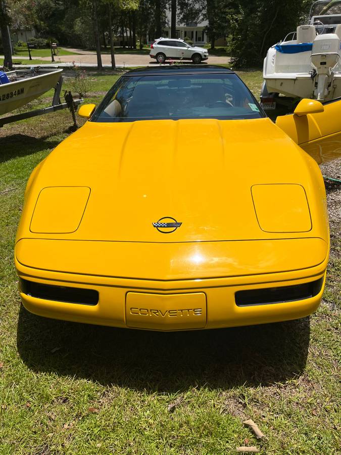 Chevy-corvette-1995-yellow