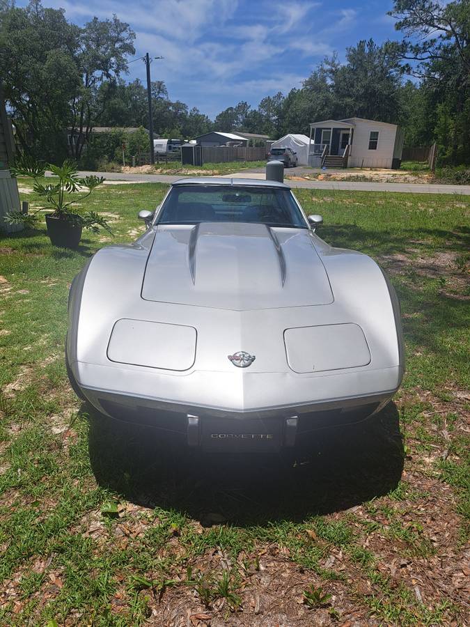 Chevy-corvette-coupe-1978-silver