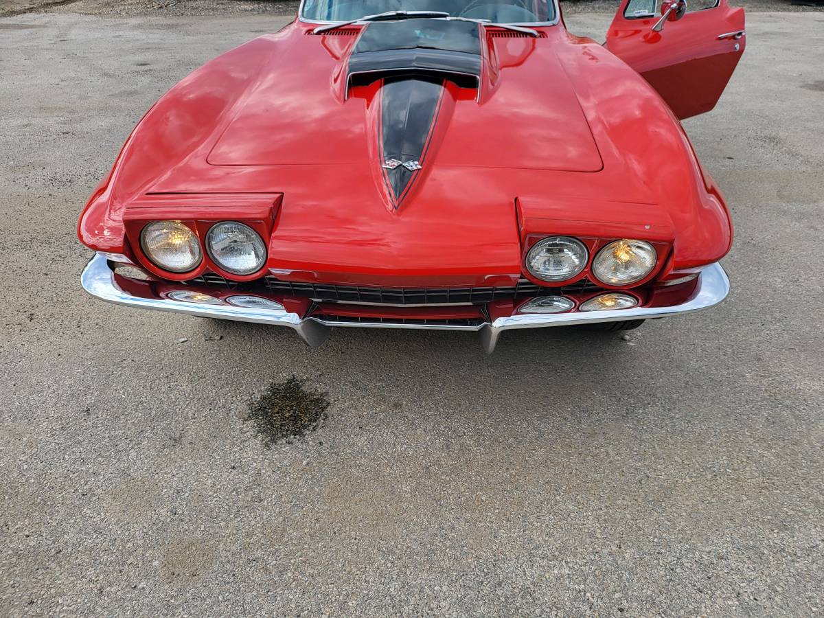 Chevy-corvette-stingray-coupe-1967