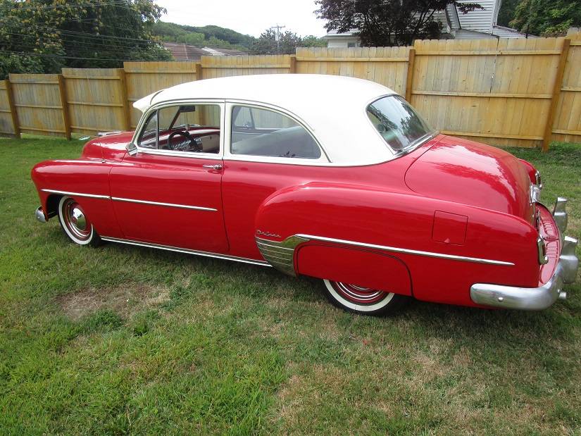 Chevy-deluxe-1952-red