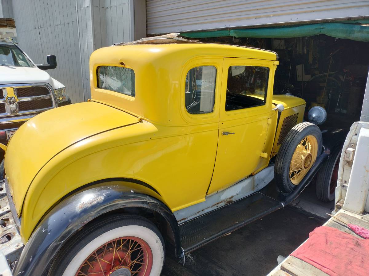 Chevy-five-window-coupe-1931-yellow