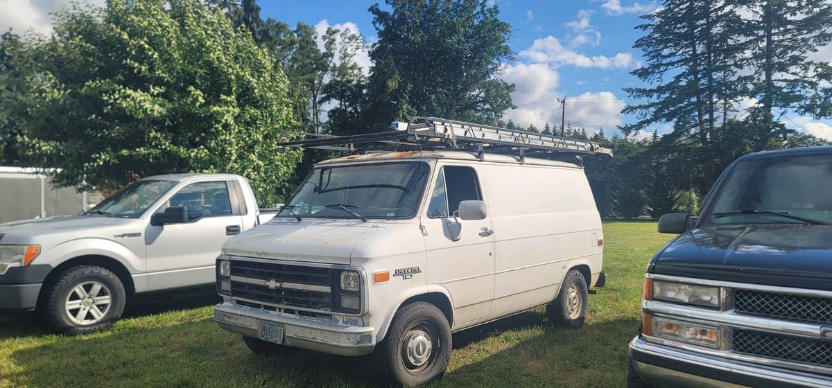 Chevy-g10-1990-white