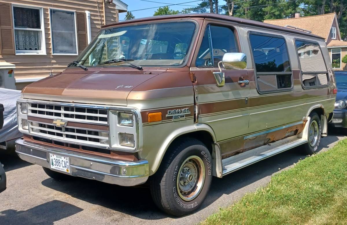 Chevy-g20-van-1988-brown