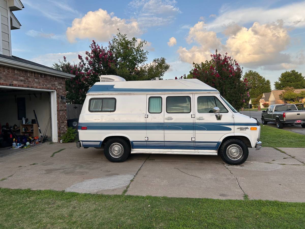 Chevy-g20-van-1994-white