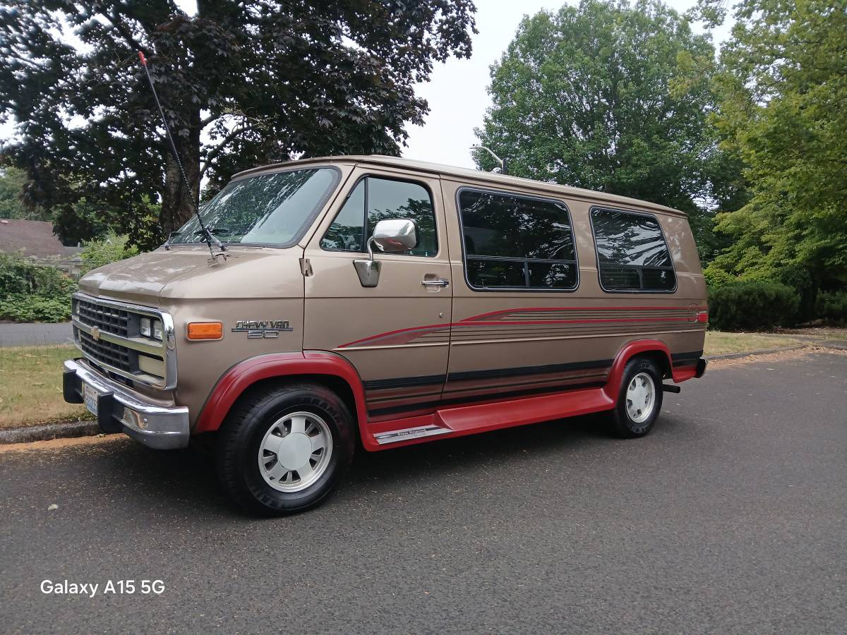 Chevy-g20-vanchevy-van.-1995