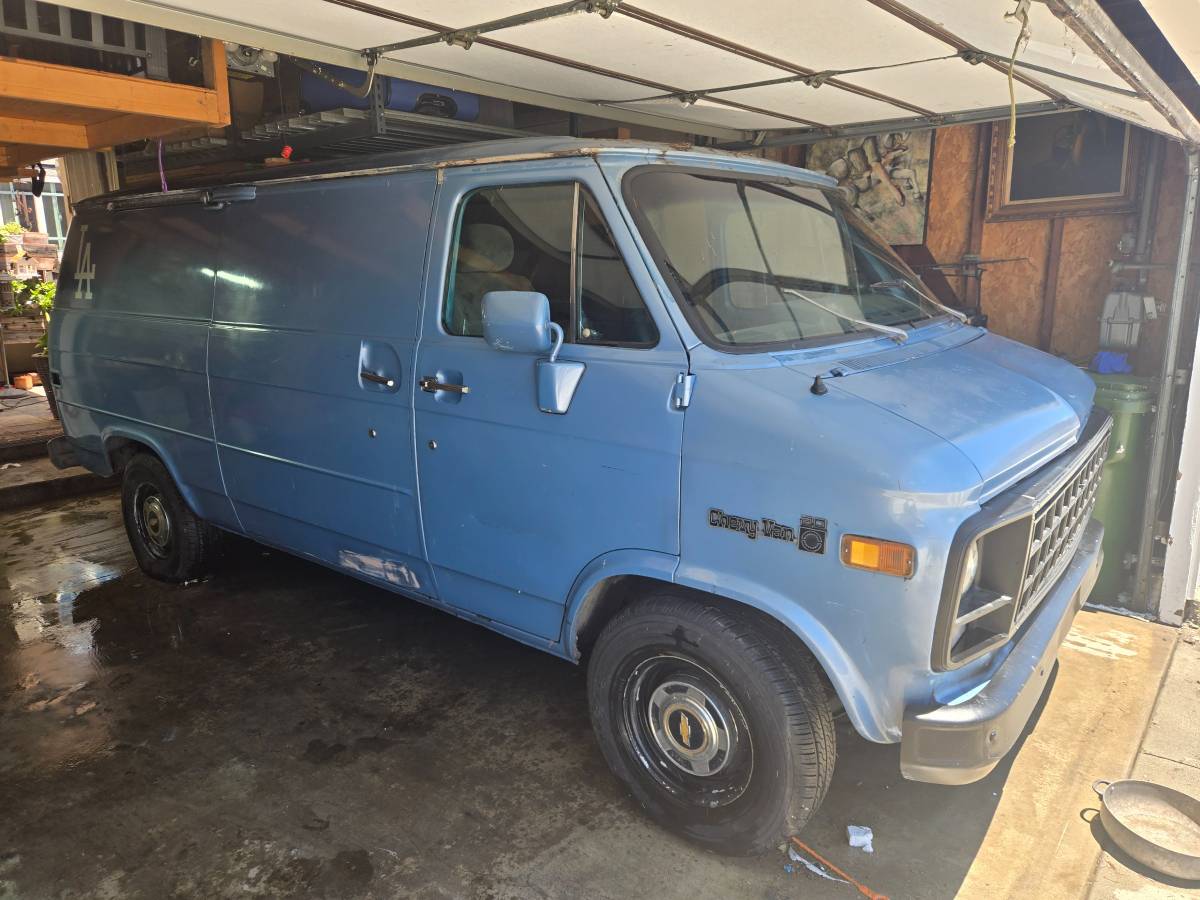 Chevy-gmc-g20-1982