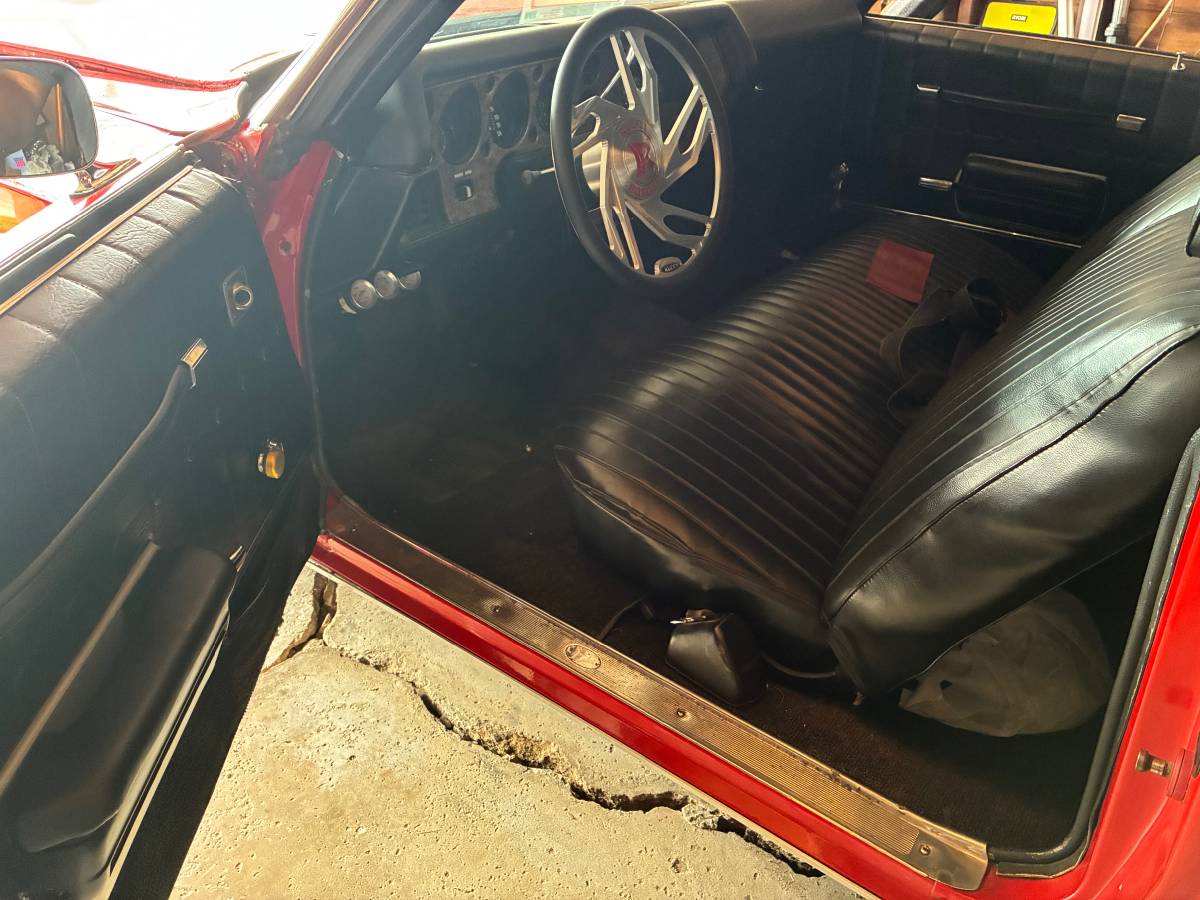 Chevy-monte-carlo-1971-red
