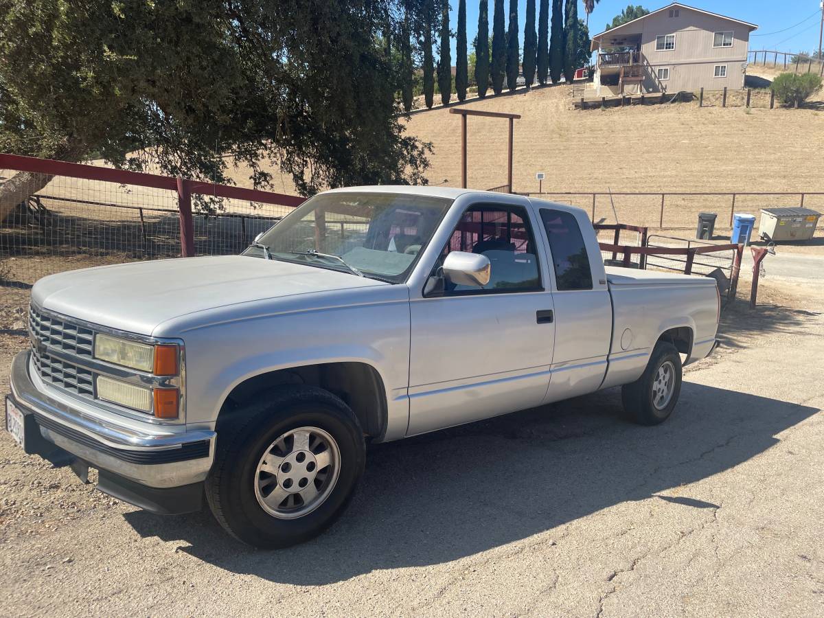 Chevy-silverado-1500-1992-silver