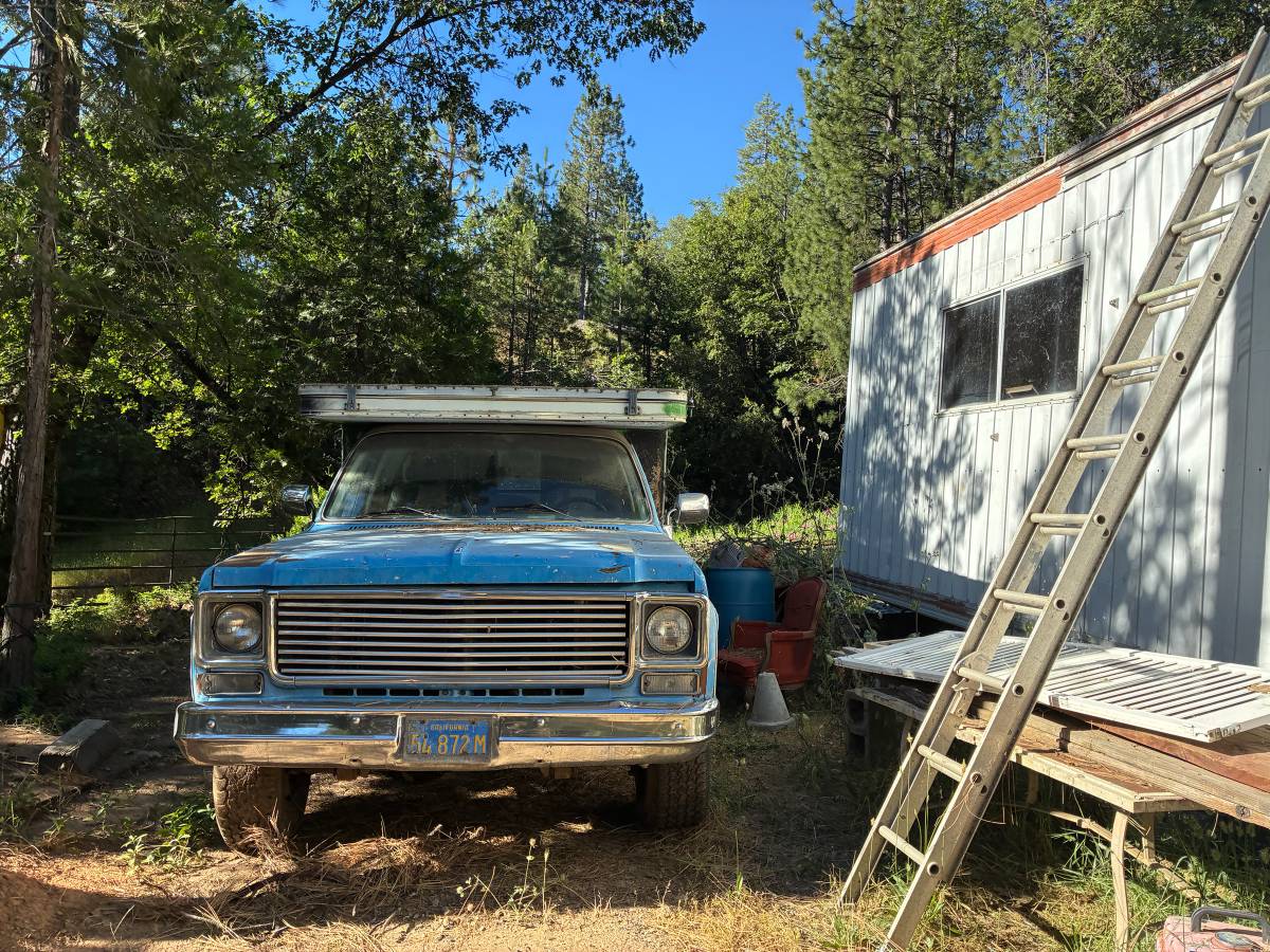 Chevy-silverado-1500-4x4-custom-1978-blue