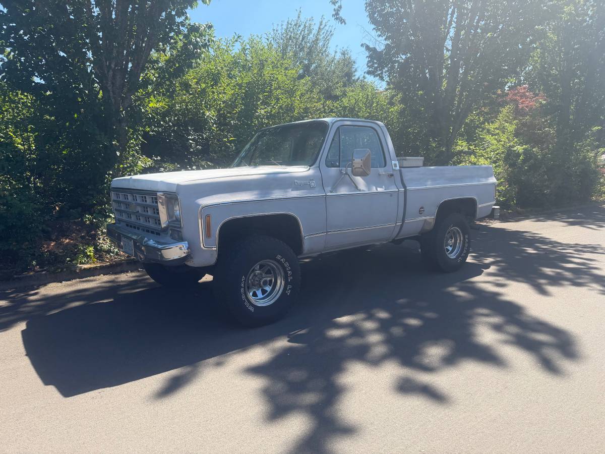 Chevy-silverado-1978-grey