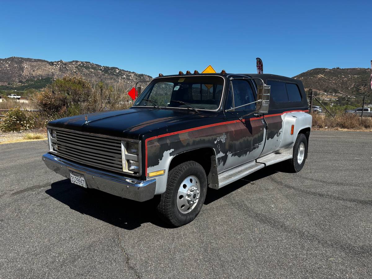 Chevy-silverado-1985-black
