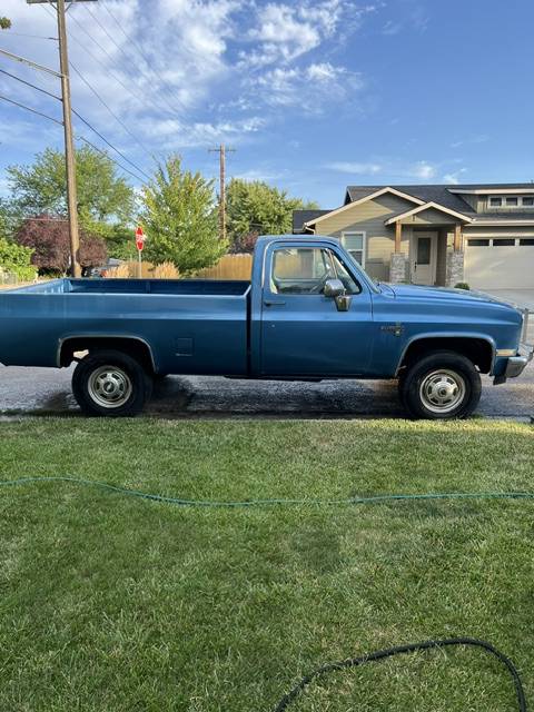 Chevy-silverado-1986-blue