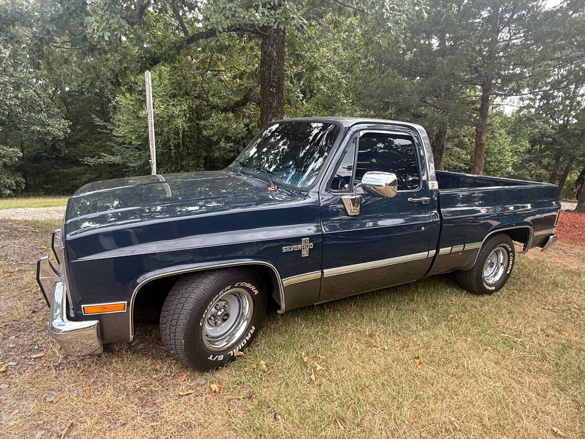 Chevy-silverado-1987-blue
