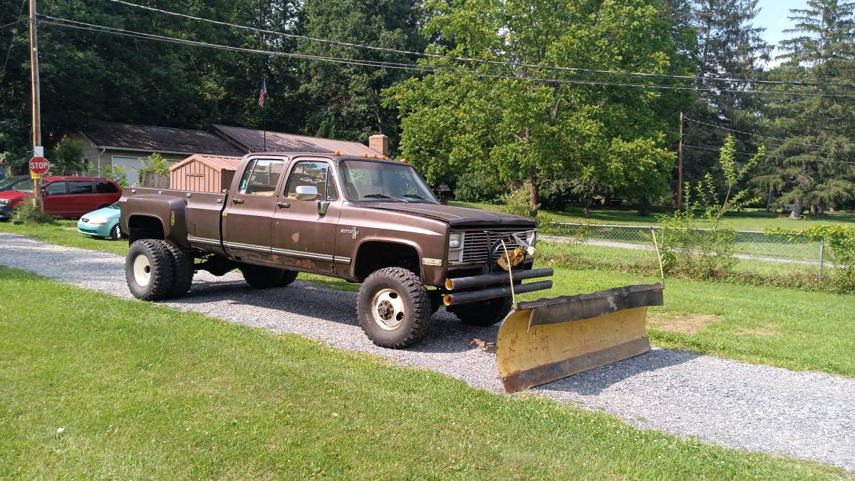 Chevy-silverado-3500hd-4x4-1983-brown