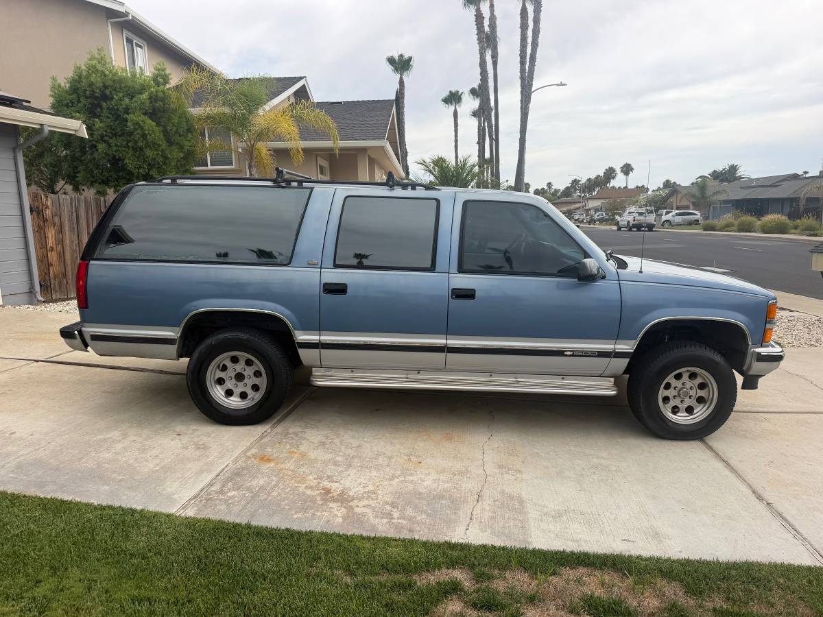 Chevy-suburban-1500-4x4-1994