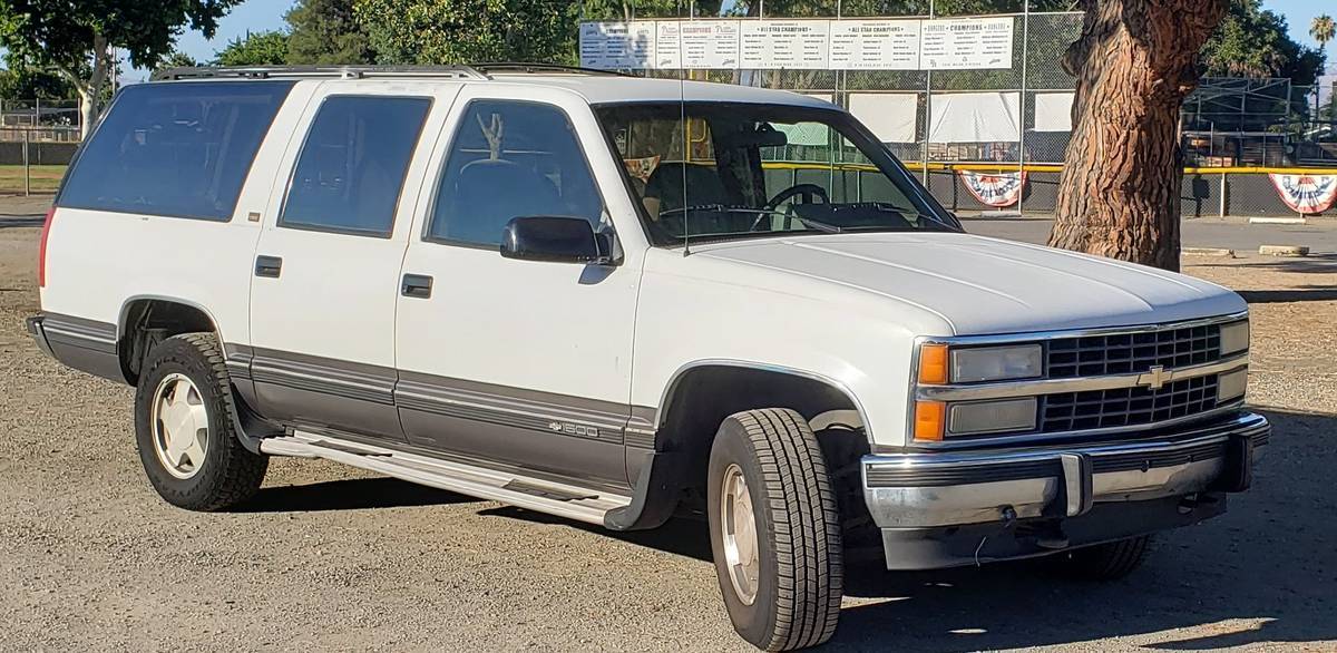 Chevy-suburban-1500-4x4-1994-white