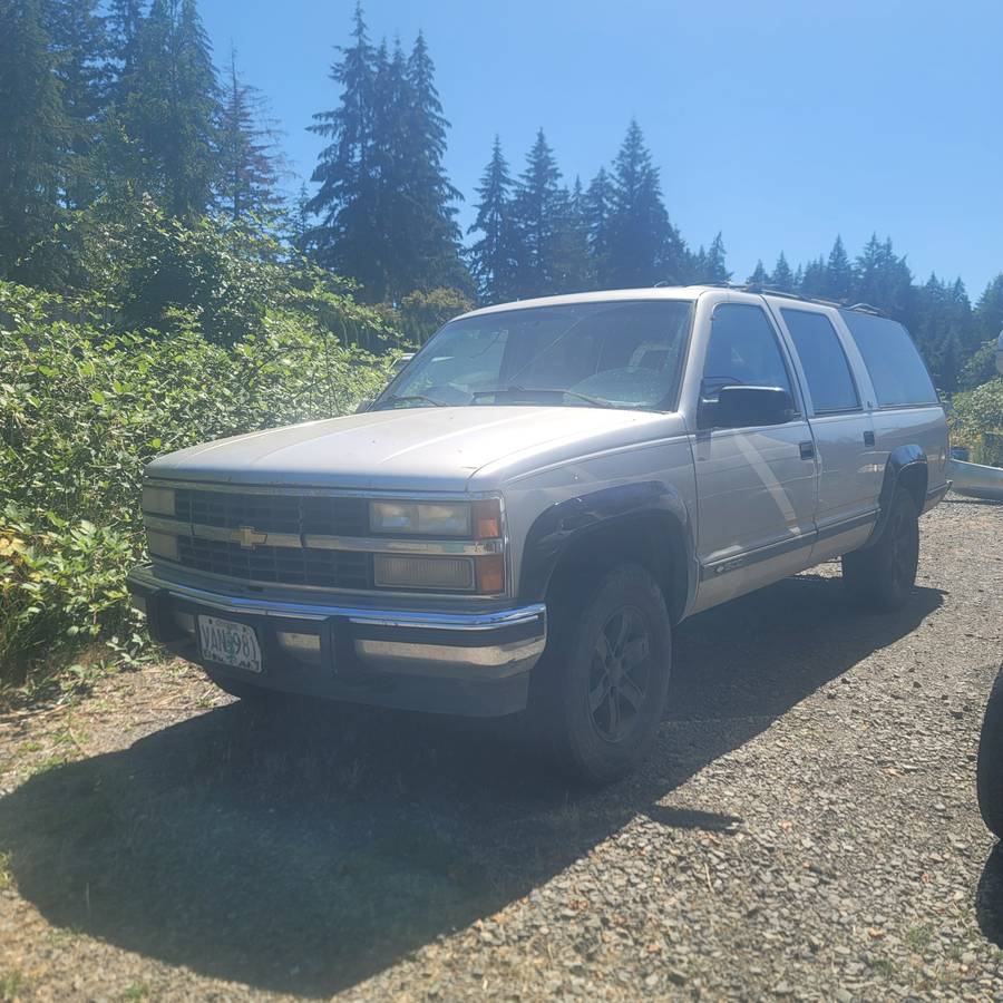 Chevy-suburban-1992-silver