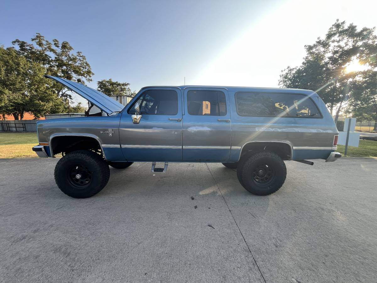 Chevy-suburban-4x4-1988