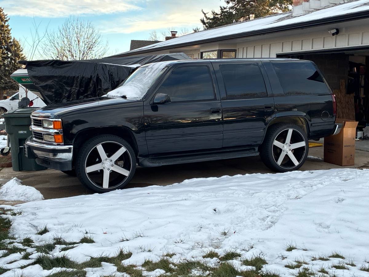 Chevy-tahoe-1996-black