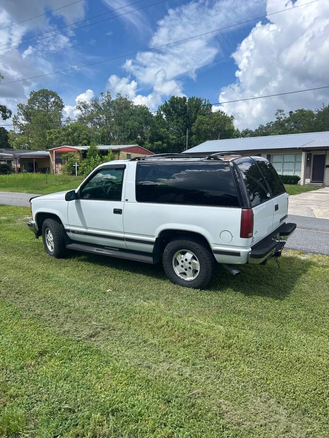 Chevy-tahoe-4x4-1995-white