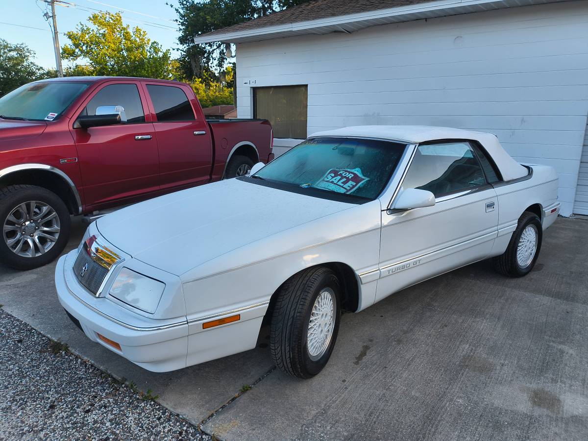 Chry-gt-1989-white